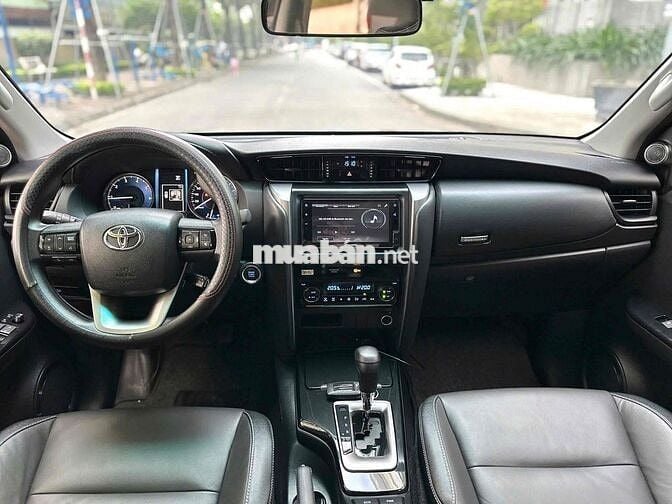Toyota Fortuner 2024 2.4L 4x2 sx 2024 màu đen