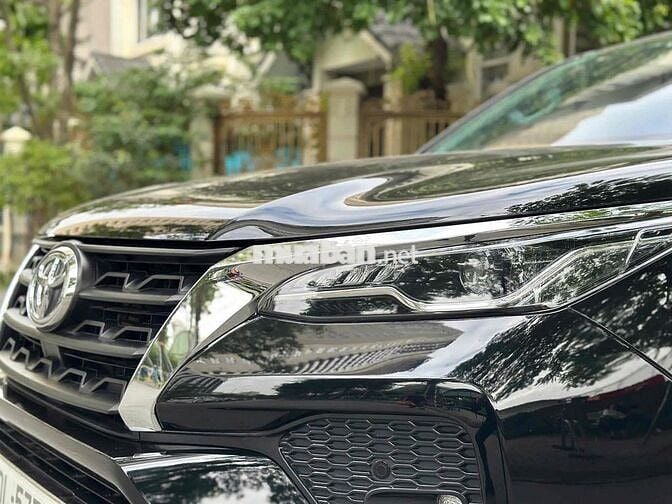 Toyota Fortuner 2024 2.4L 4x2 sx 2024 màu đen