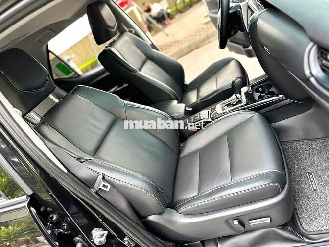 Toyota Fortuner 2024 2.4L 4x2 sx 2024 màu đen