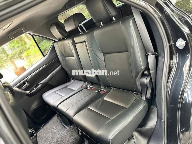 Toyota Fortuner 2024 2.4L 4x2 sx 2024 màu đen