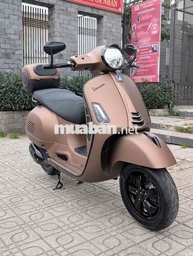 GTS SuperTech 300 HPE Màu Nâu 11/2019