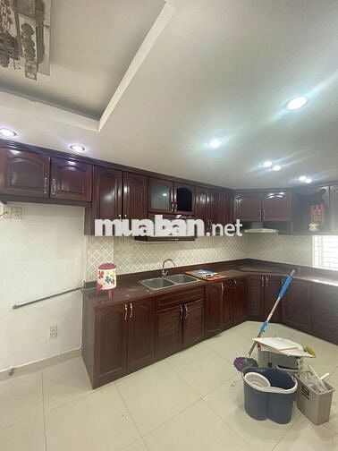 Chính chủ cho thuê HXH Nguyễn Văn Nghi - ĐH Công Nghiệp - 4 Lầu