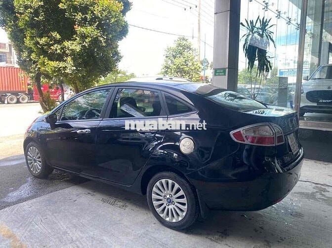 Ford Fiesta 2013 1.6 AT Hatchback - 42000 km