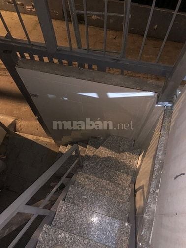 Cho thuê phòng trọ mới 100%, mặt tiền hẻm, có sân riêng