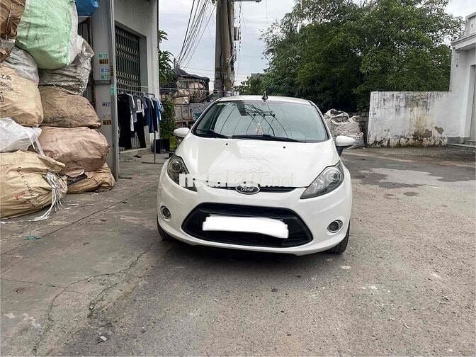 Ford Fiesta 2011 Tự động Trắng