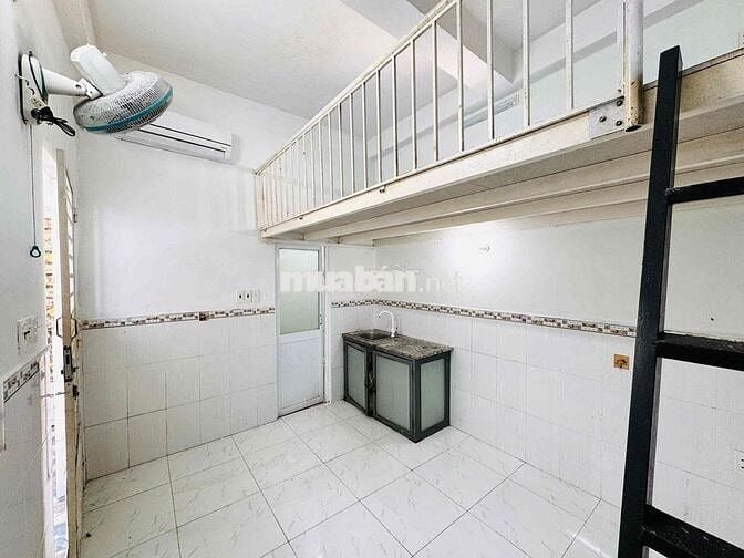 Cho thuê phòng duplex rộng có sẵn máy lạnh , ngay chợ hạnh thông tây
