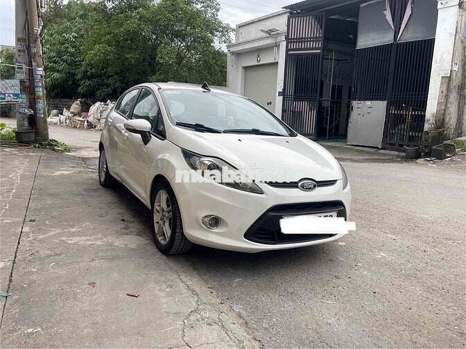 Ford Fiesta 2011 Tự động Trắng