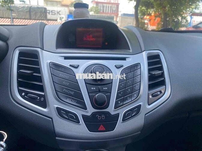 Ford Fiesta 2013 1.6 AT Hatchback - 42000 km