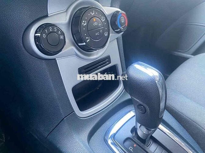 Ford Fiesta 2013 1.6 AT Hatchback - 42000 km