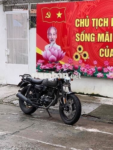 GPX Legend 150 FI Xám 20000 km