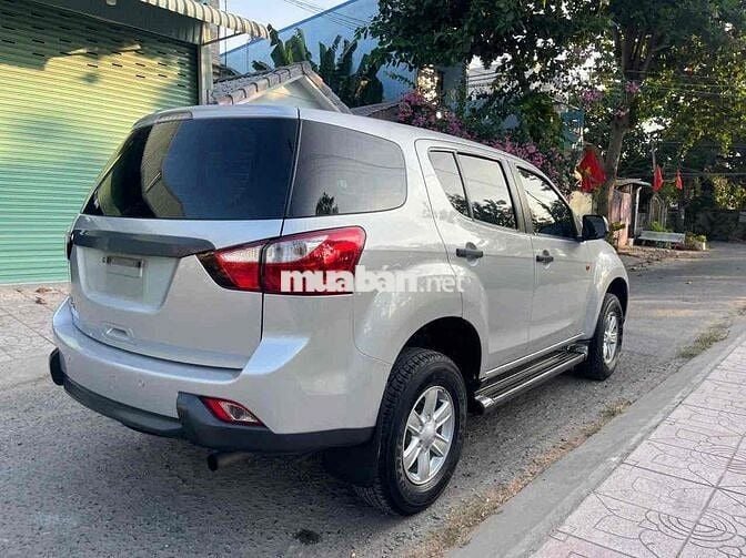 Isuzu Mu X 2017 2.5 4X2 MT - 101000 km