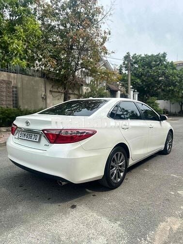 Toyota Camry 2015 XLE 2.5 AT - 76000 km
