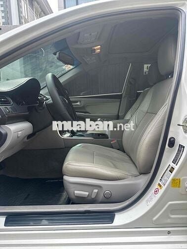 Toyota Camry 2015 XLE 2.5 AT - 76000 km