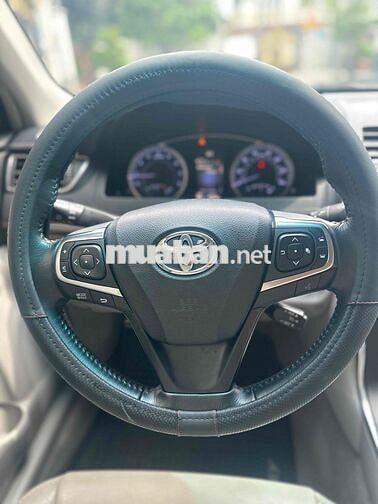 Toyota Camry 2015 XLE 2.5 AT - 76000 km