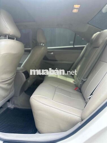 Toyota Camry 2015 XLE 2.5 AT - 76000 km