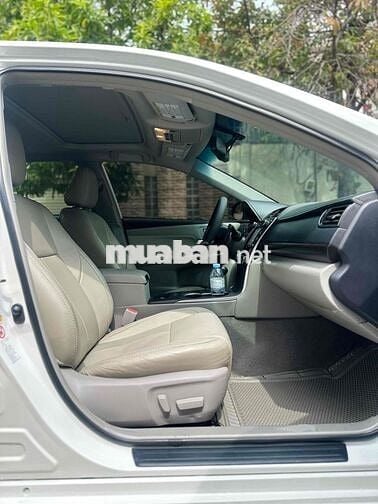 Toyota Camry 2015 XLE 2.5 AT - 76000 km