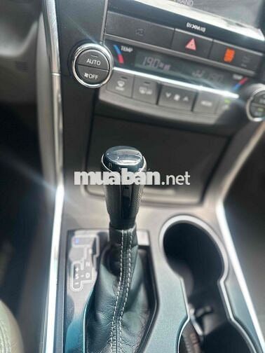 Toyota Camry 2015 XLE 2.5 AT - 76000 km