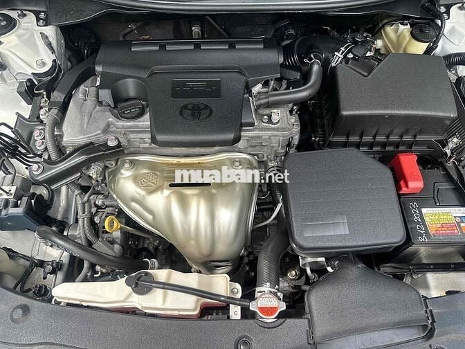 Toyota Camry 2015 XLE 2.5 AT - 76000 km