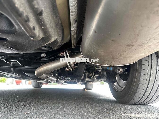 Toyota Camry 2015 XLE 2.5 AT - 76000 km