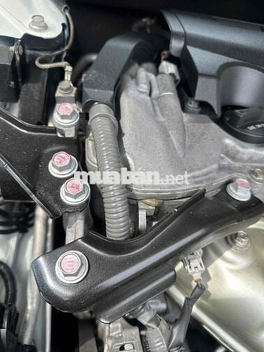 Toyota Camry 2015 XLE 2.5 AT - 76000 km