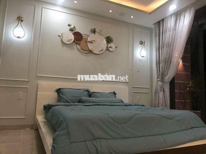 Cho thuê nhà nguyên căn Phạm Hữu Lầu, Quận 7, 3 lầu. Giá 20 triệu