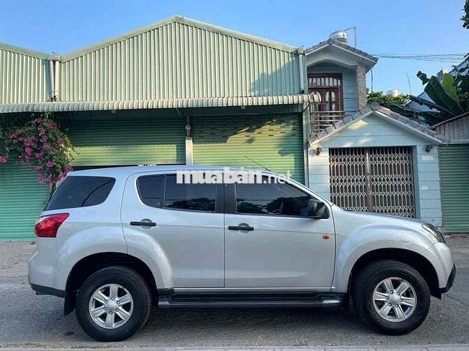 Isuzu Mu X 2017 2.5 4X2 MT - 101000 km