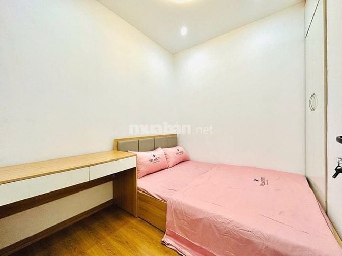 Kẹt vốn bán nhà Đường Lê Văn Sỹ Phú Nhuận 70m2 Giá 3ty4 Có sổ riêng 