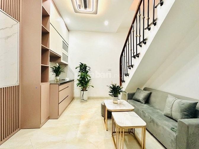 Kẹt vốn bán nhà Đường Lê Văn Sỹ Phú Nhuận 70m2 Giá 3ty4 Có sổ riêng 