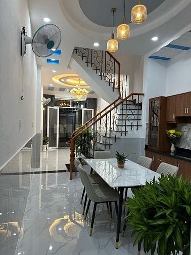Kẹt vốn bán nhà Đường Lê Văn Sỹ Phú Nhuận 70m2 Giá 3ty4 Có sổ riêng 