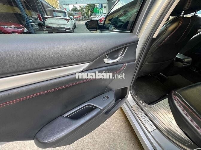 Honda Civic 2019 E 1.8 28000 km