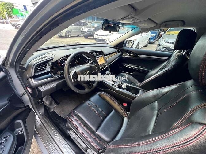 Honda Civic 2019 E 1.8 28000 km