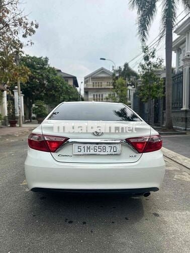 Toyota Camry 2015 XLE 2.5 AT - 76000 km
