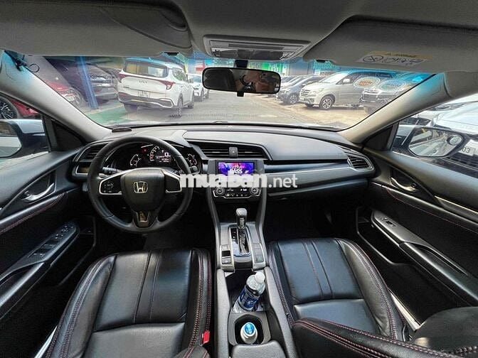 Honda Civic 2019 E 1.8 28000 km