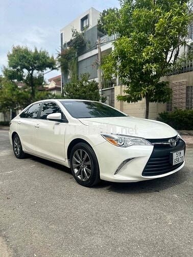 Toyota Camry 2015 XLE 2.5 AT - 76000 km