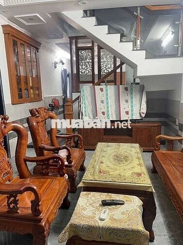 Nhà gần trưog ng hiền,dt rôg 2căn gồm 1 căn cấp 4 +1 căn lầu 2pn 2wc .