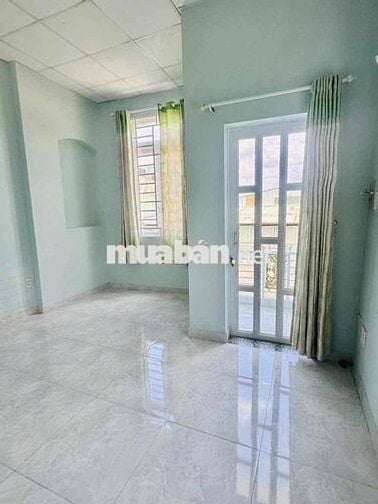 NHÀ GẦN TRƯỜNG CẤP 1..2..3. TRỆT LẦU 3PN 2WC. ĐƯỜNG XE TẢI