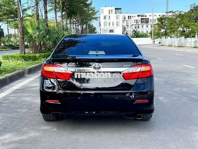 Toyota Camry 2.5G 2013 màu đen
