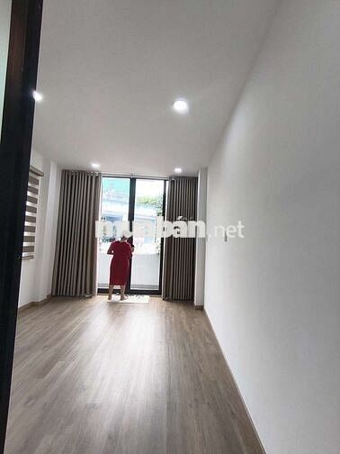 Nhà mới vào ở ngay, ngay mặt mặt đường Nguyễn Trọng tuyển p2 tân bình