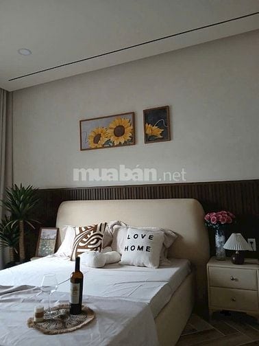 Nhà dt108m2 đúc 5 tầng 8pn thang máy hẻm 12m Lê Văn Quới,Q.Bình Tân