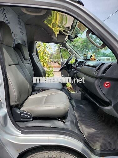 Tải Van Toyota Hiace 2014 3N/940kg sàn inox nhập