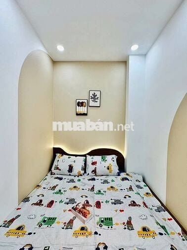 Bán gấp nhà Phạm Văn Hai, Tân Bình 32 m2/3 tỷ 290. 1T1L sổ hồng riêng