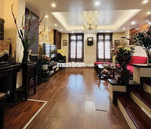 NHÀ ĐẸP, MẶT TIỀN RỘNG VỀ Ở NGAY, GẦN HỒ TÂY!!!