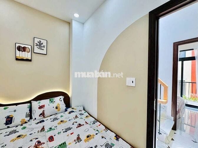 Bán gấp nhà Phạm Văn Hai, Tân Bình 32 m2/3 tỷ 290. 1T1L sổ hồng riêng