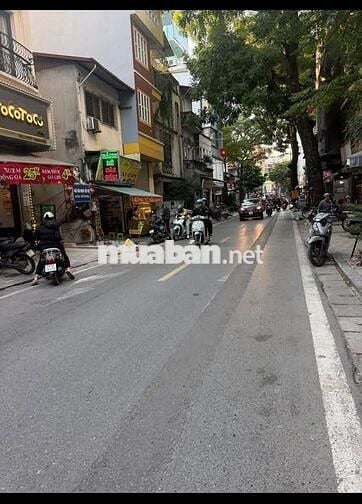 Tôi cần bán nhà mặt phố Yên Phụ nhỏ Tây Hồ 6tầng full nội thất