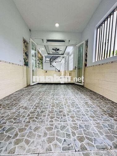 Nhà phố sau lưng trường cấp 2 Đông Chiêu đường Đặng Văn Mây Dĩ An