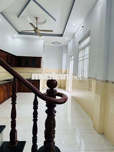 Nhà phố sau lưng trường cấp 2 Đông Chiêu đường Đặng Văn Mây Dĩ An