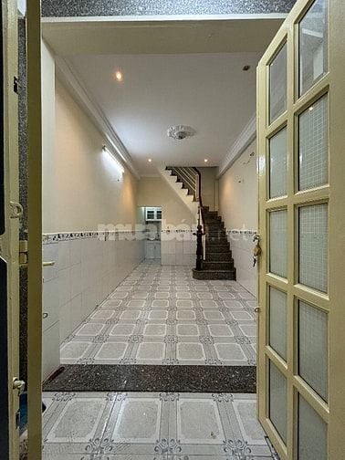 Cho thuê nhà đẹp 1 trệt 1 lầu hẻm 4m Lê Liễu cách mặt tiền 20m