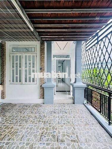 Nhà phố sau lưng trường cấp 2 Đông Chiêu đường Đặng Văn Mây Dĩ An