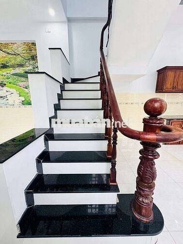 Nhà phố sau lưng trường cấp 2 Đông Chiêu đường Đặng Văn Mây Dĩ An