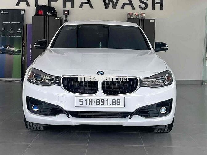 BMW 3 Series 2016 320i GT - 82000 km